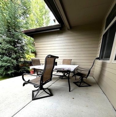 Listing photo thumbnail