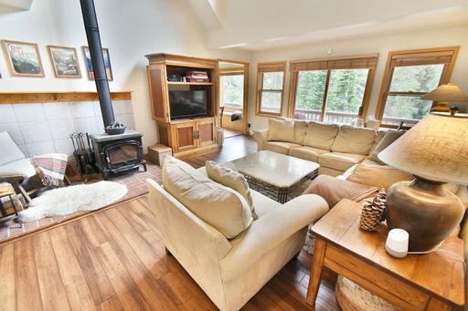 Listing photo thumbnail