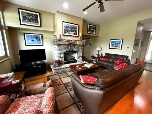 Listing photo thumbnail
