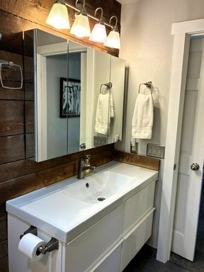 Listing photo thumbnail