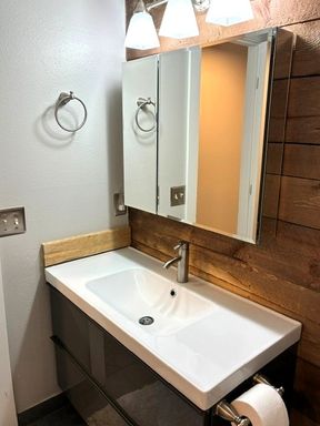 Listing photo thumbnail