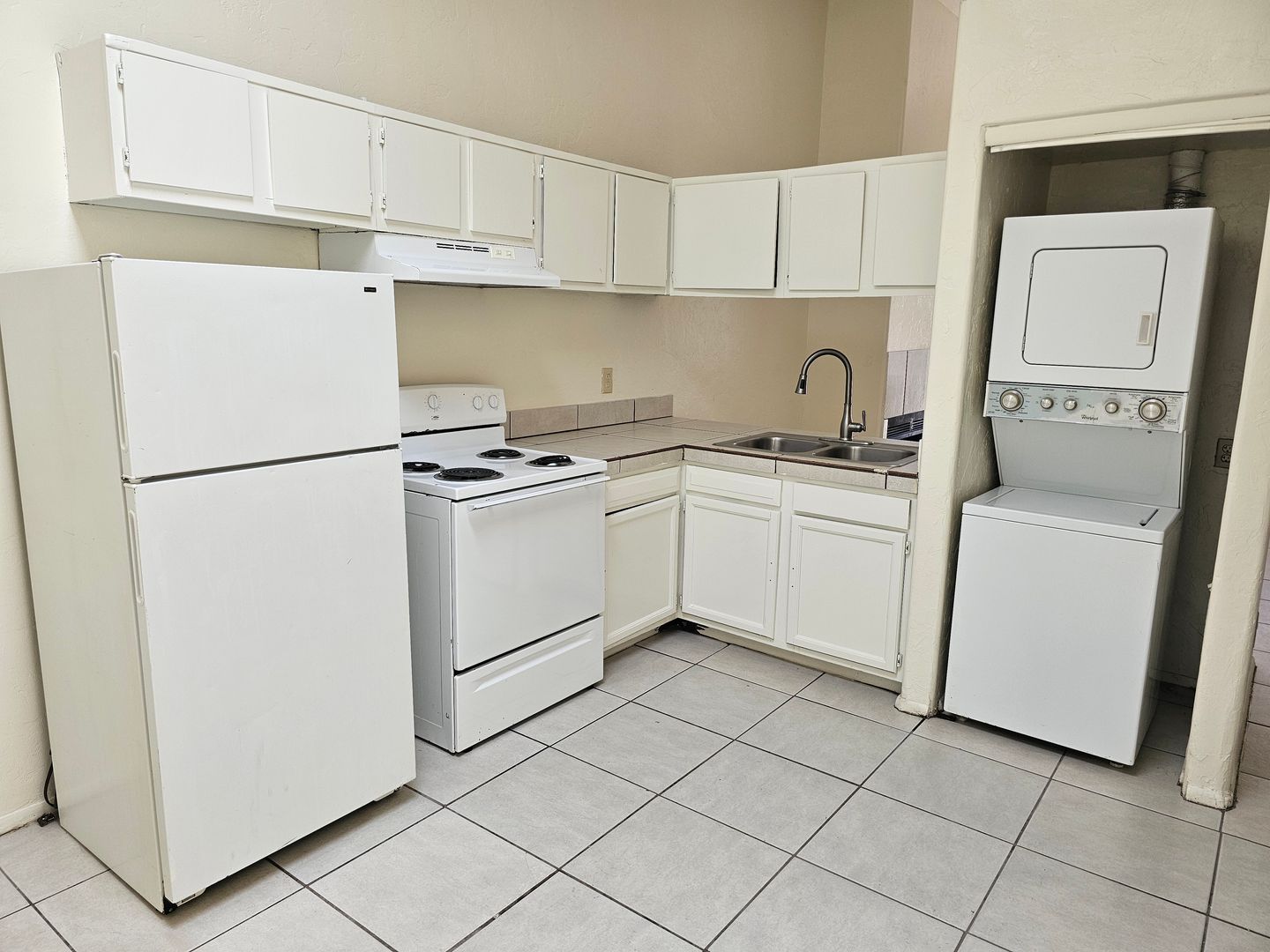 Tucson Apartment: 379-385 E Thoroughbred Street