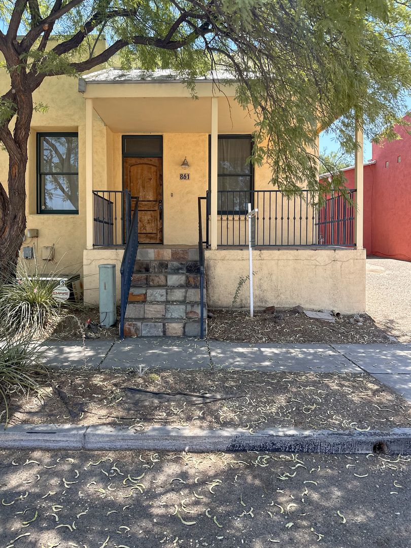 Tucson House: 861 S Osborne Avenue