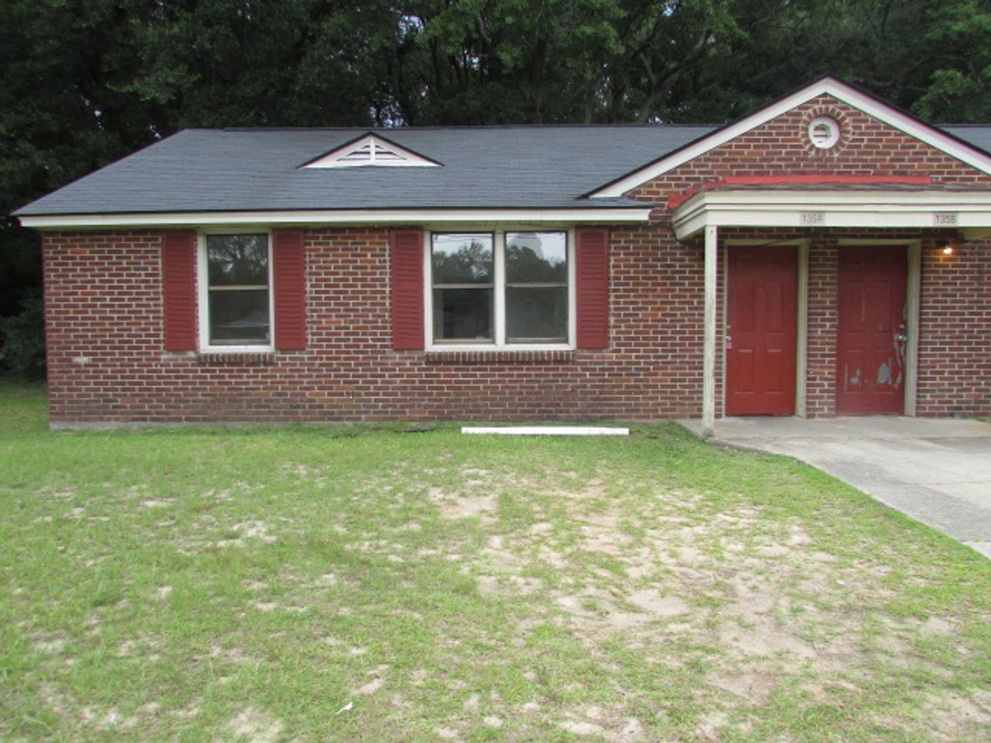Sumter Apartment: 135 Highland Ave