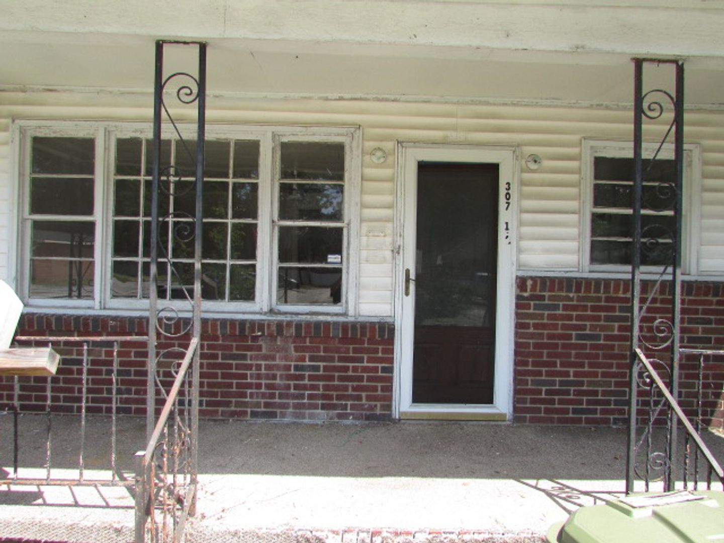 Sumter House: 307 1/2 Manning Ave