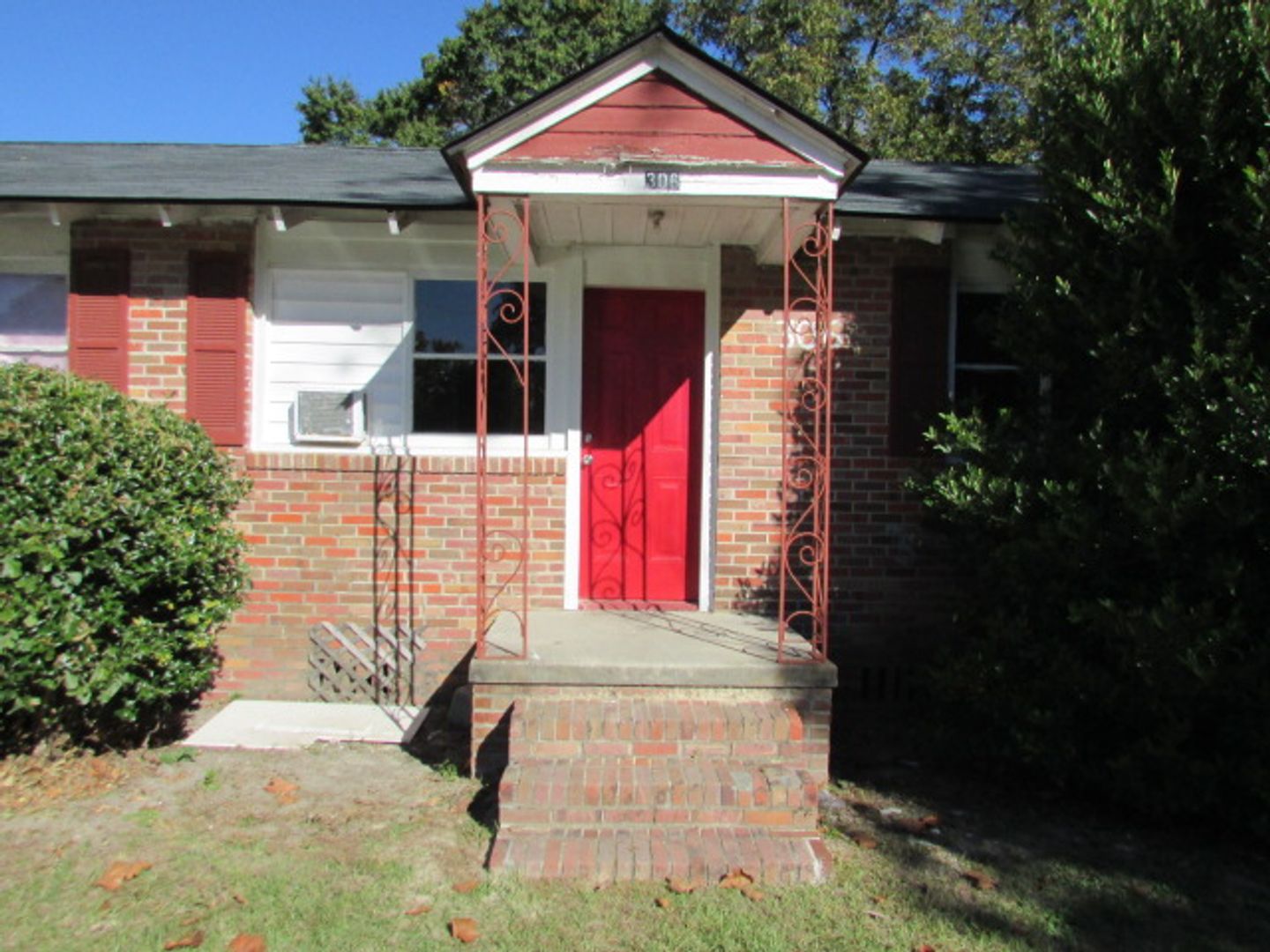 Sumter Townhome: 306 Highland Ave