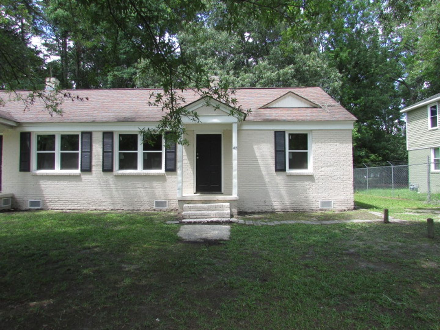 Sumter House: 413 Loring Dr