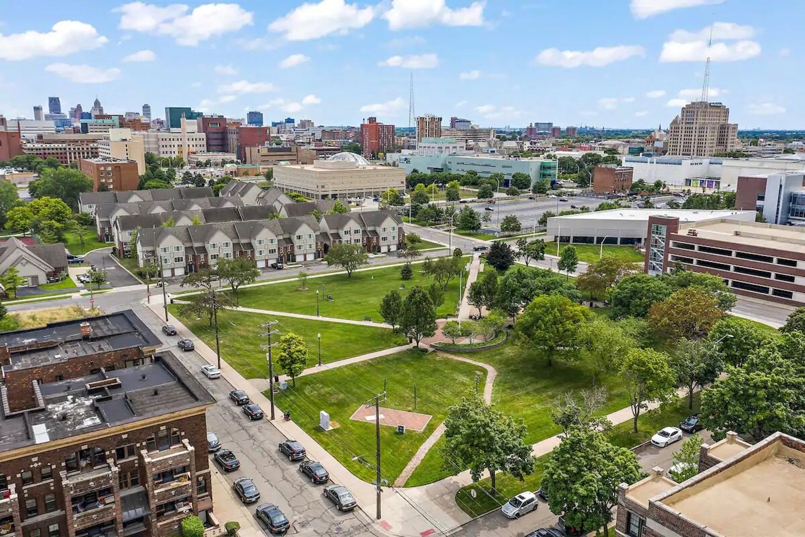 Detroit Apartment: 504 E KIRBY