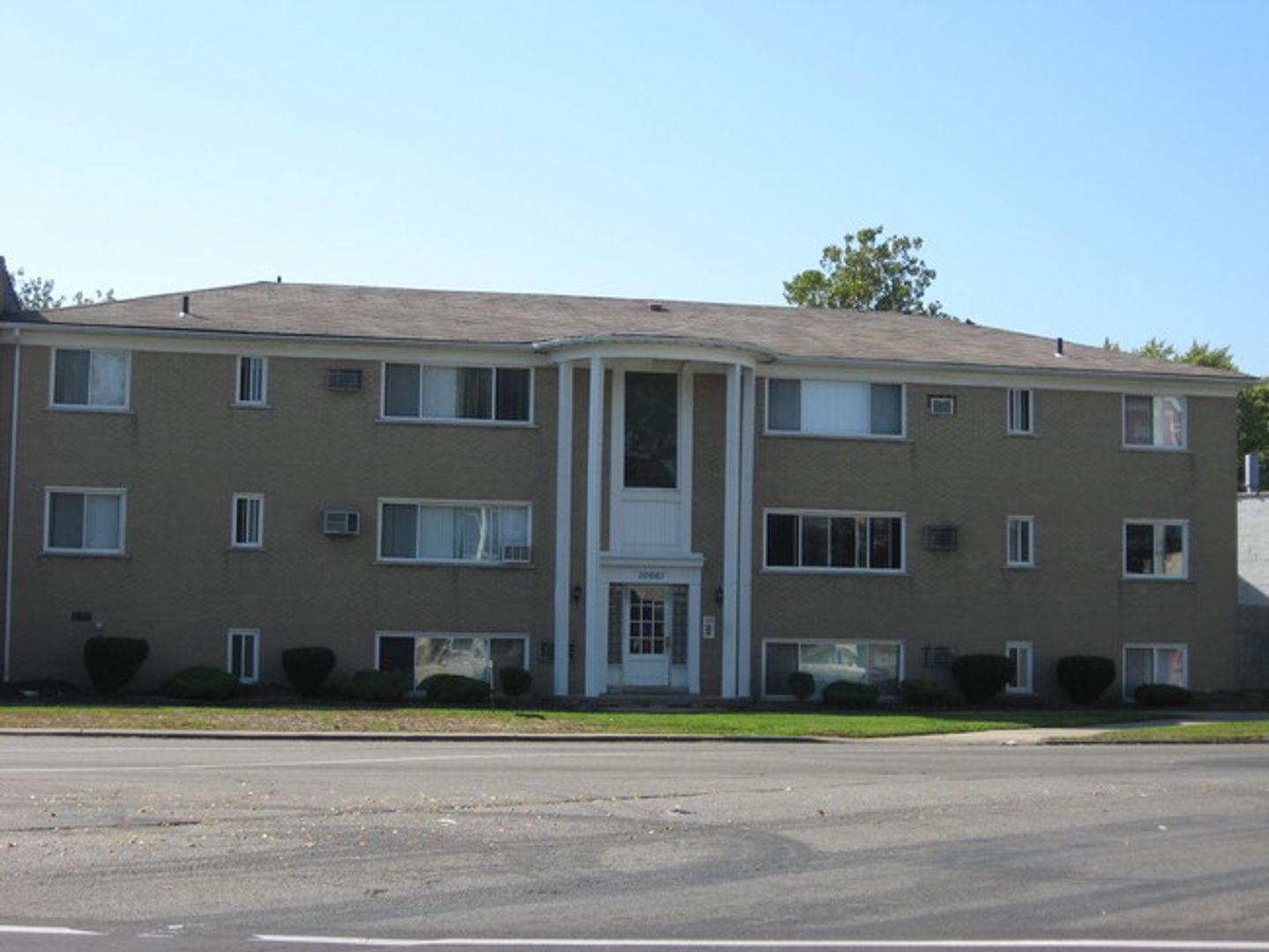Detroit Apartment: 10661 Cadieux Street - 10661 Cadieux Street-Unit 11, Detroit, Michigan 48224