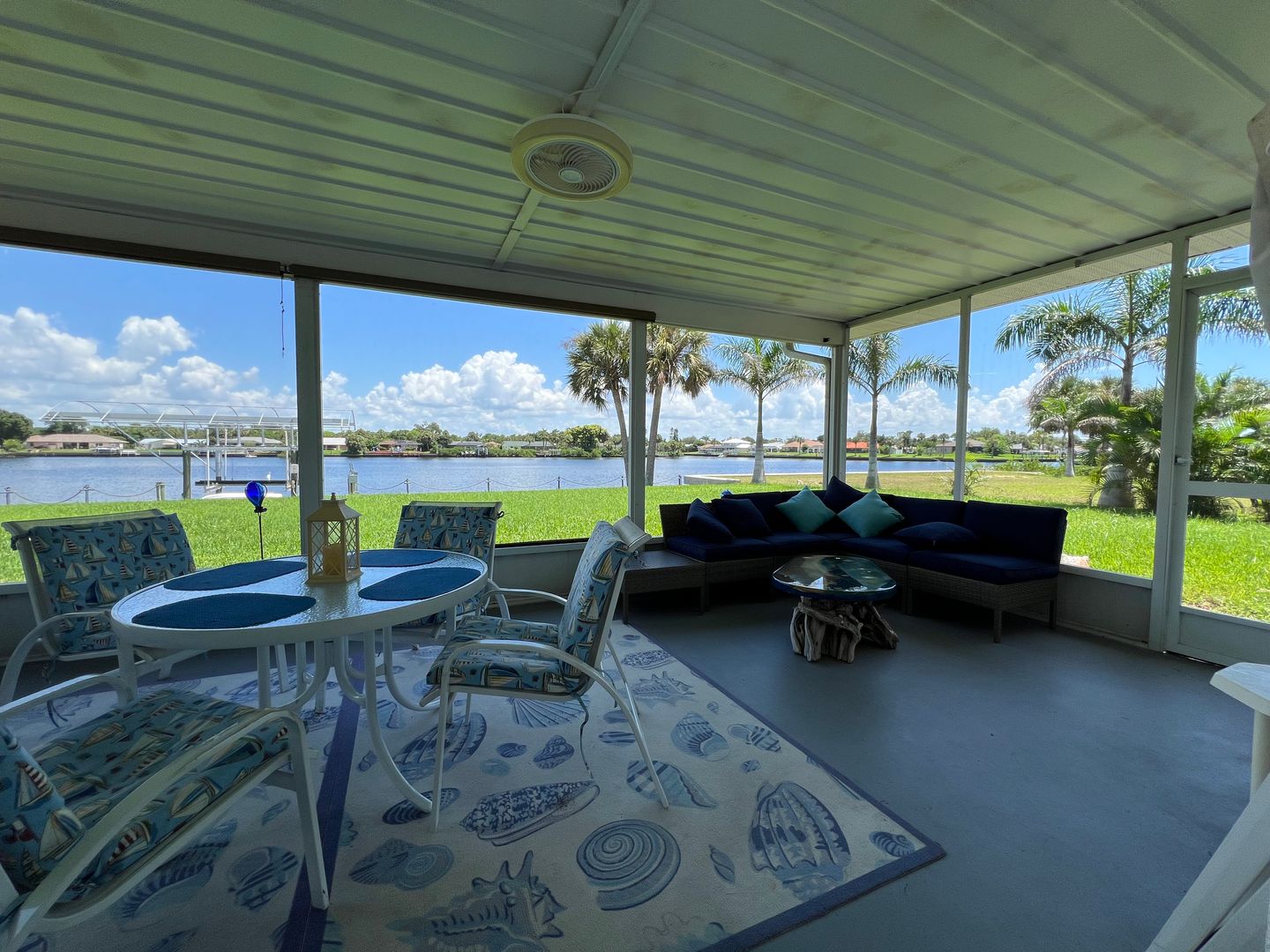 Port Charlotte House: 4112 Gingold Street