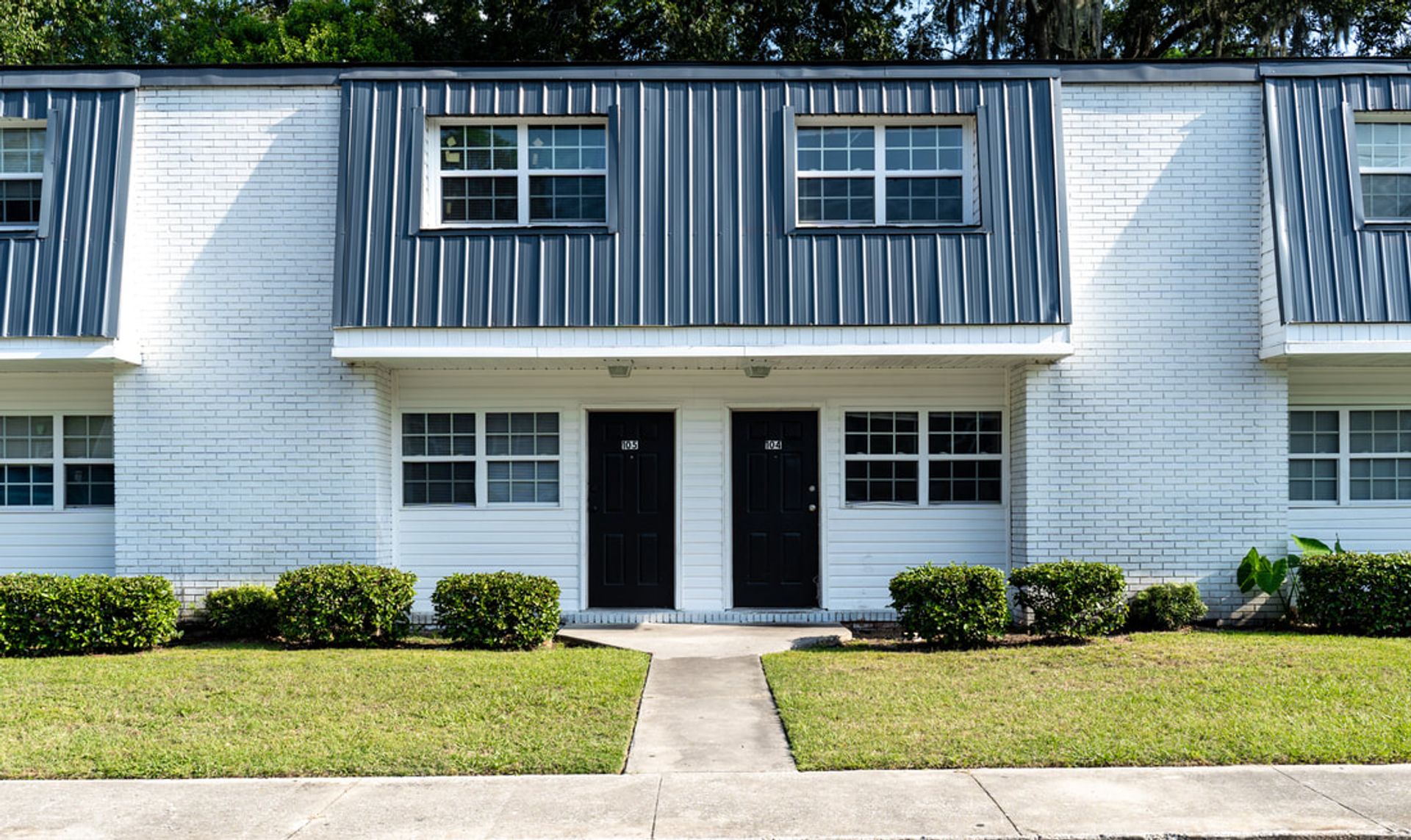 Valdosta Apartment: 909 Slater St