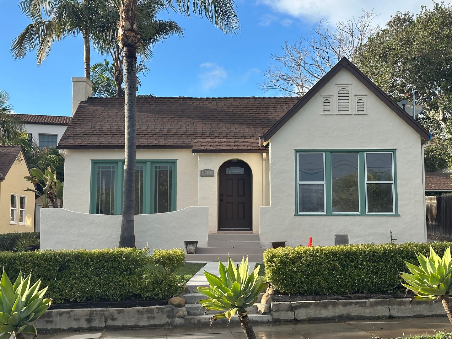 Santa Barbara House: 417 Montgomery St