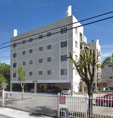1942 NW Flagler Terrace, 201 – photo 1