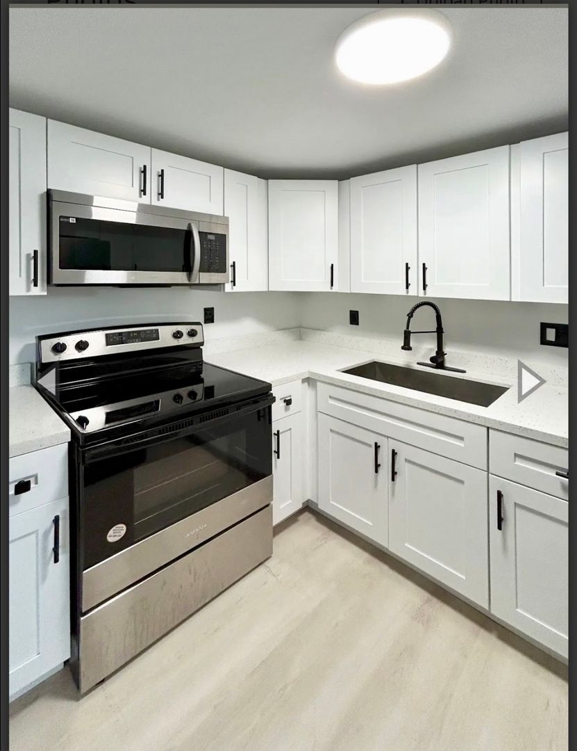 North Miami Apartment: 12215 W Dixie Hwy