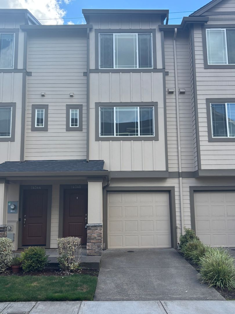 Tigard Townhome: 14340 SW Gold Coast Terrace