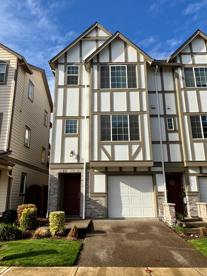 Tigard Townhome: 14182 SW Gold Coast Terrace