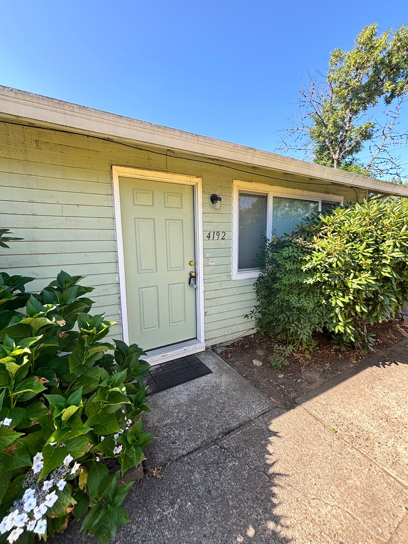 Beaverton Apartment: 4192 SW 170th Ave.