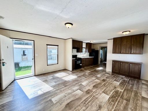 Awesome Home on a Wooded Street! – photo 1