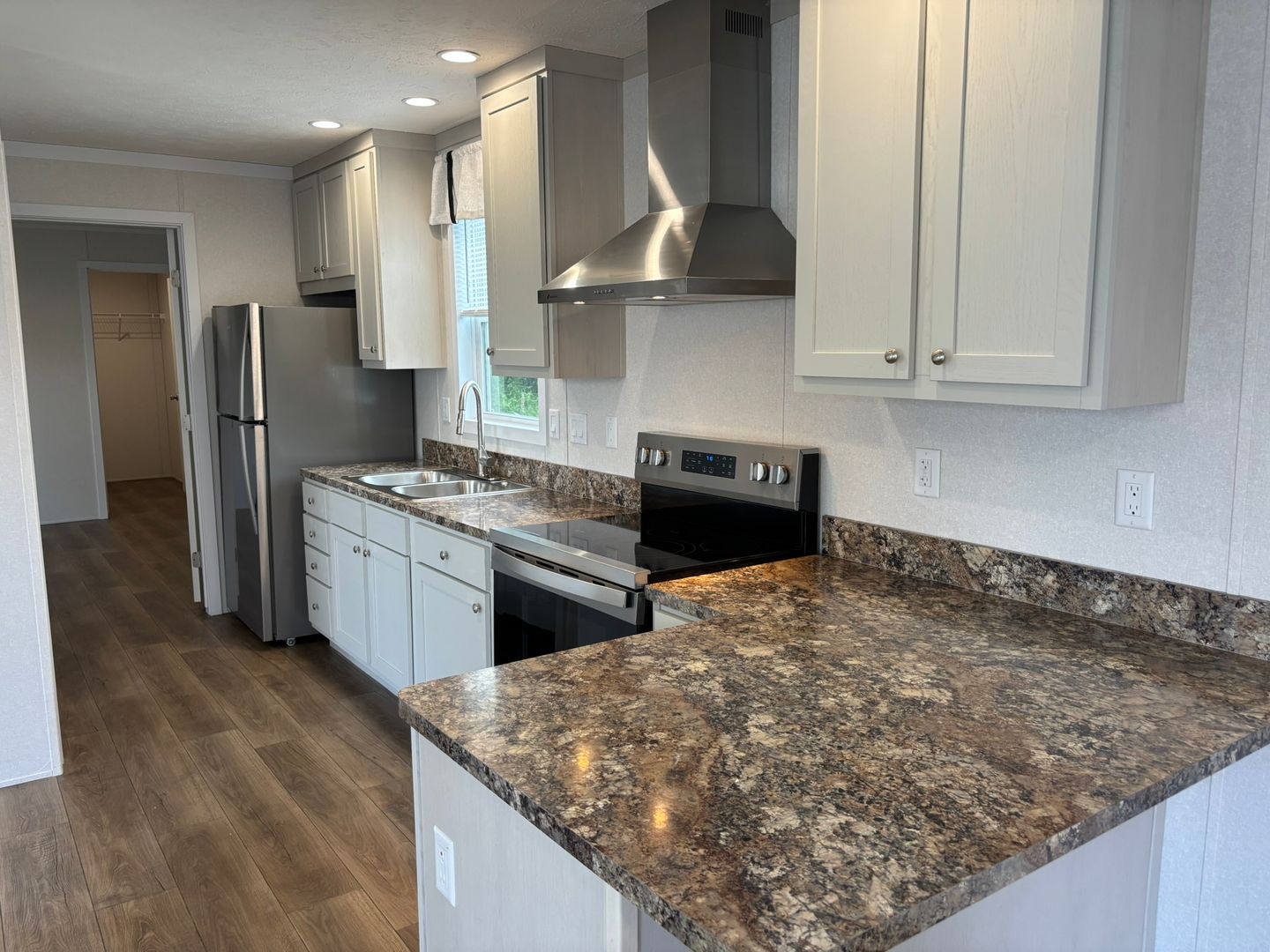 LAKESIDE ESTATES MHP