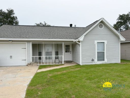 Adorable 3 Bedroom Home in Bluewater Bay! – photo 1