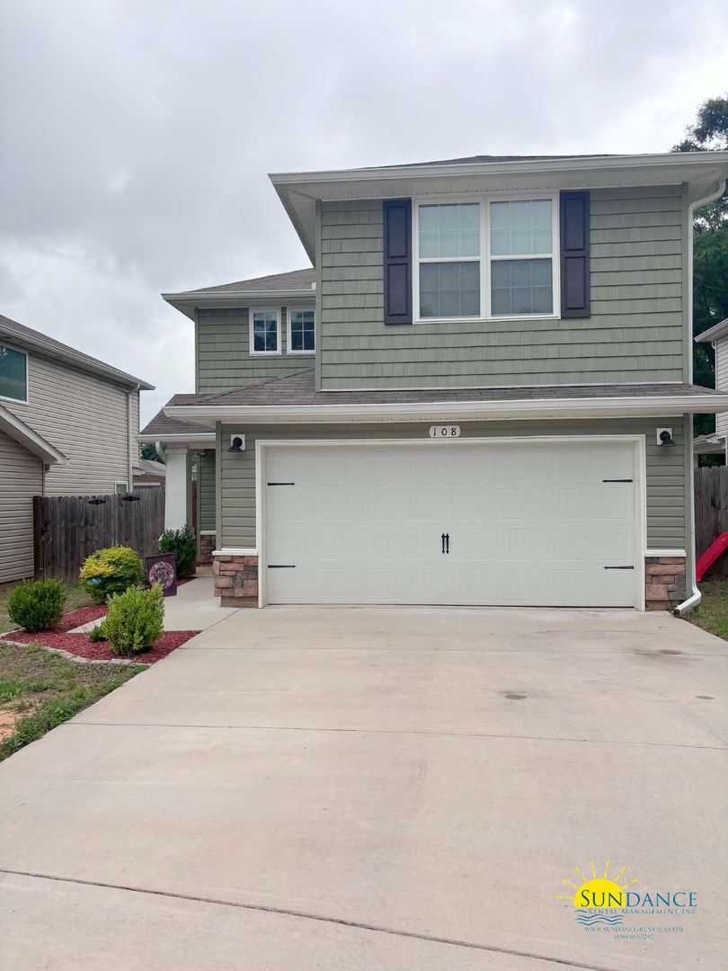 Crestview House: 108 Bolte Court