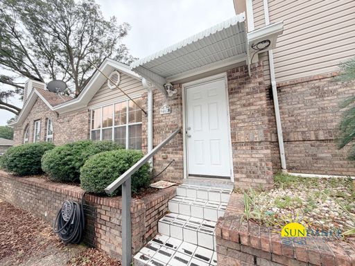 Spacious 3BR Townhome Minutes from Hurlburt Field and Eglin AFB! – photo 1