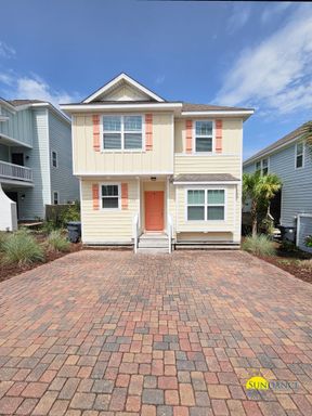 Spacious 4-Bedroom Home Minutes from the Gulf with Community Pool