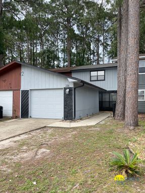 Spacious 3-Bedroom Townhome in Shalimar!