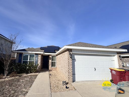Great Home with SOLAR panels with a Community Pool! – photo 1