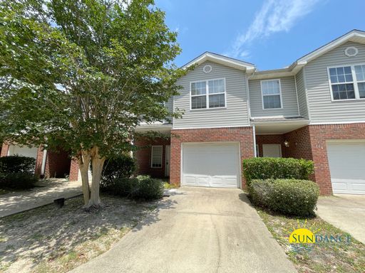 Charming 3 Bedroom Townhouse in Fort Walton! – photo 1