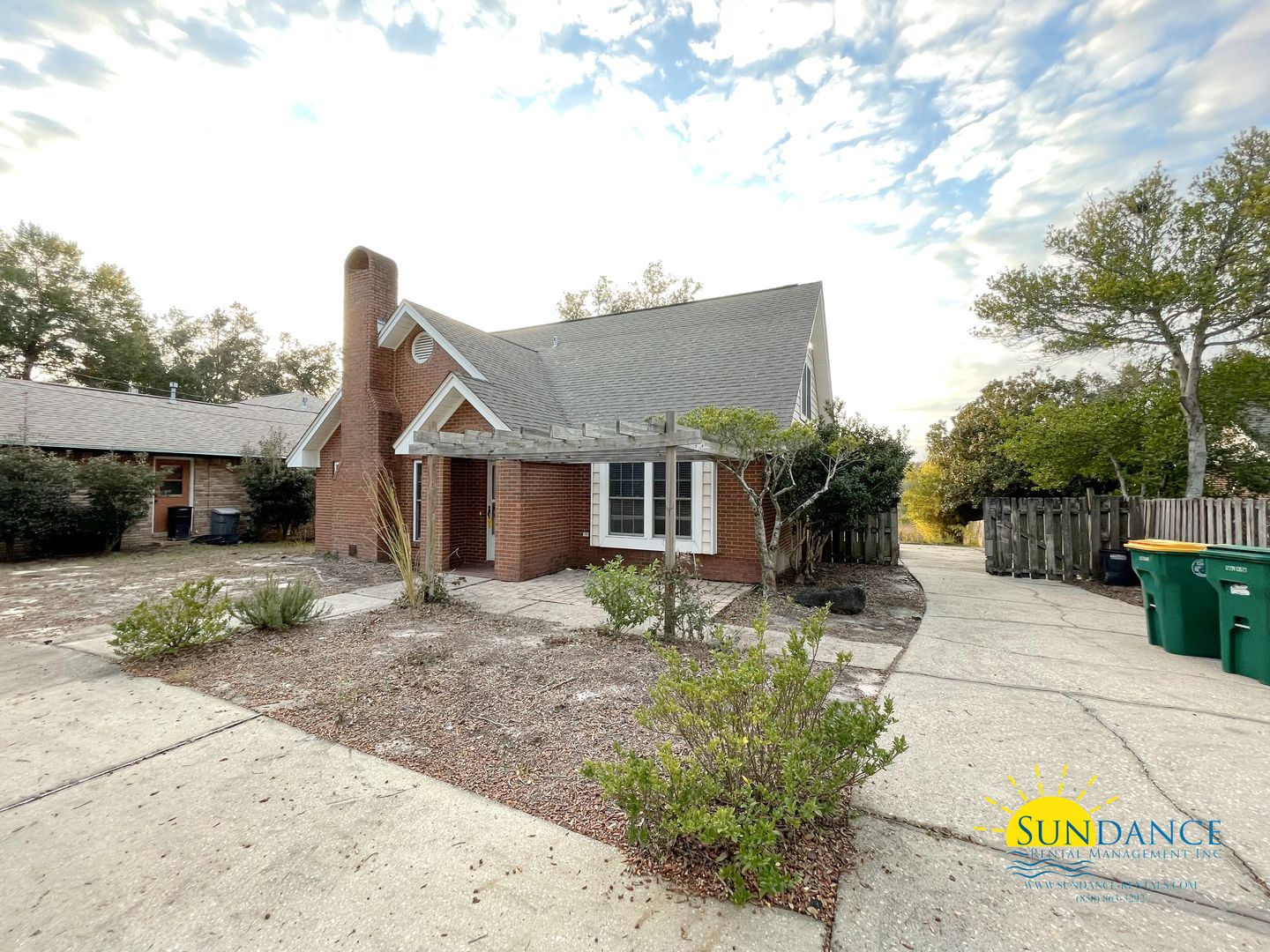 Shalimar House: 25 Lakeshore Drive