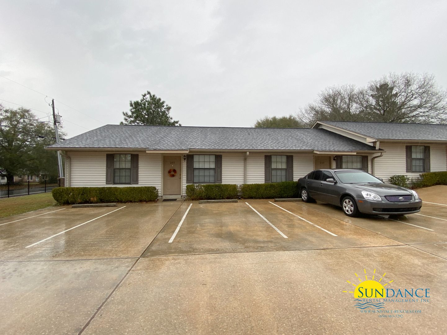 Crestview House: 257 Lindberg Street