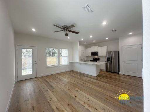 Stunning 3-Bedroom Home with Private Baths & Fenced Yard!
