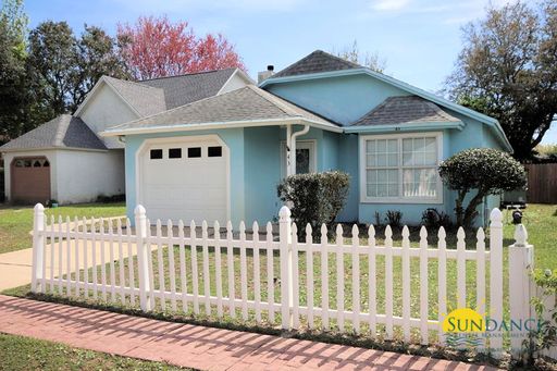 Beautiful 2 Bedroom Home in Destin! – photo 1