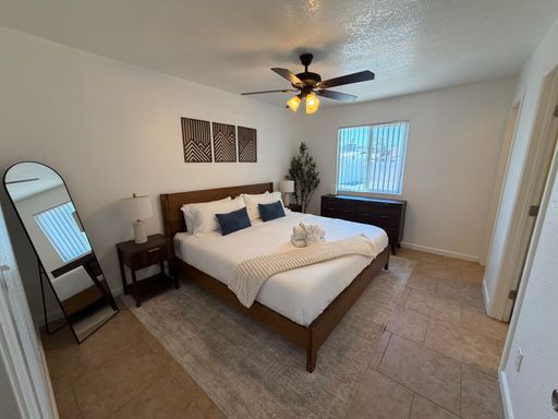 Twin Palms Apartments | Furnished 1 Bedroom with Granite Counters, Stainless Appliances & 4 Weeks Free – photo 1