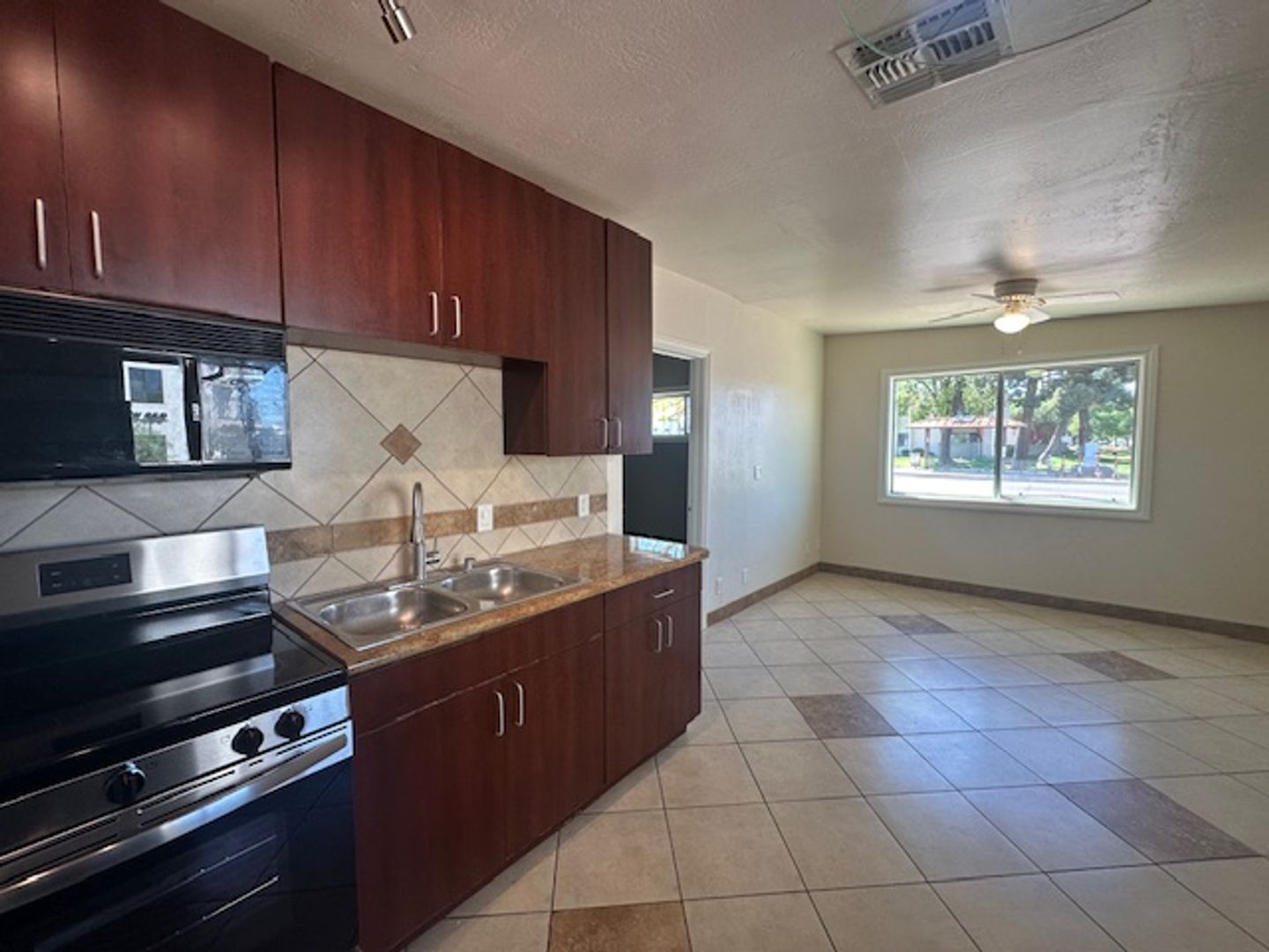 Tempe Apartment: 815, 821, 827 W. 1st St.