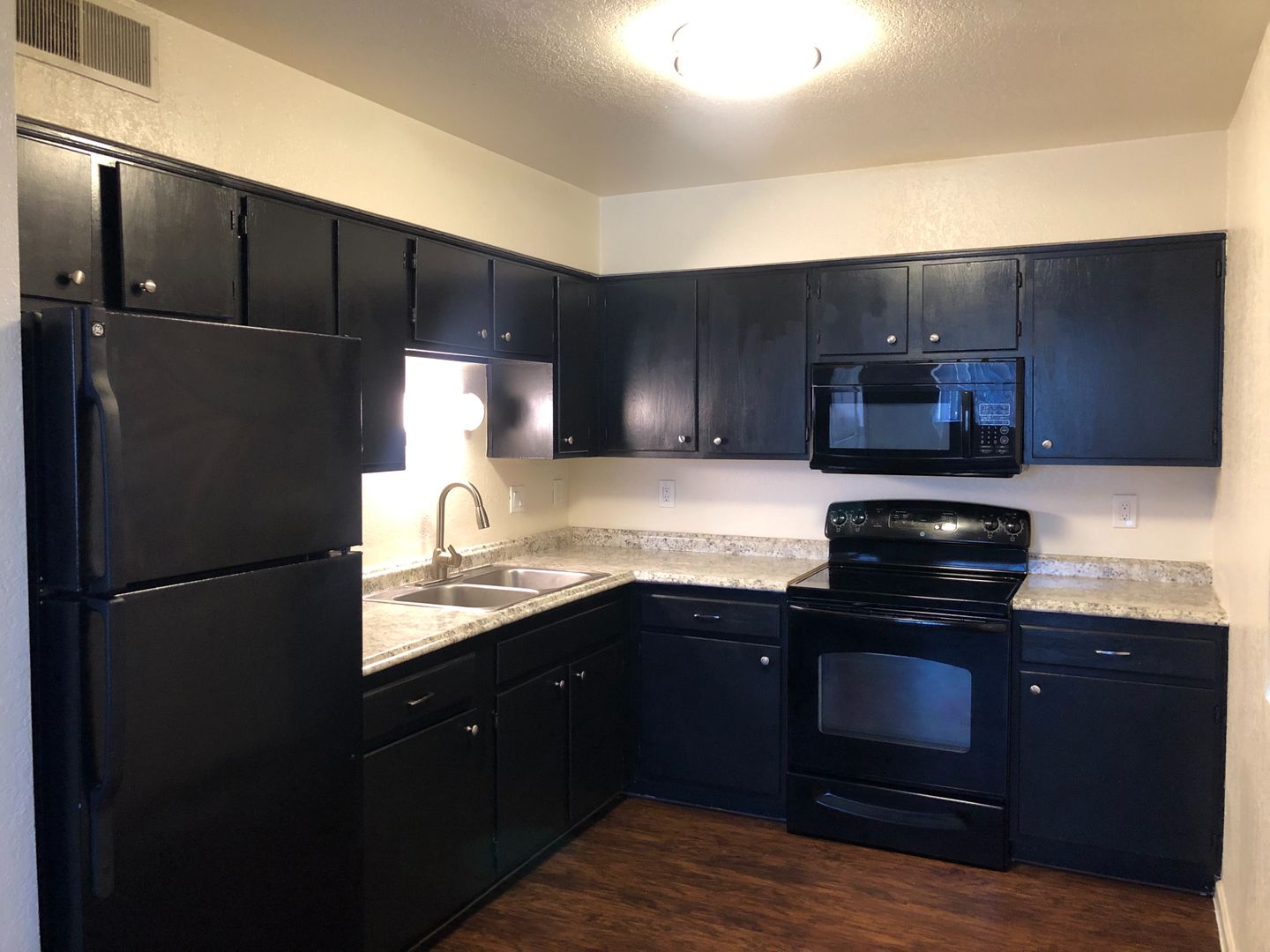 Mesa Apartment: 1107 E. University Dr