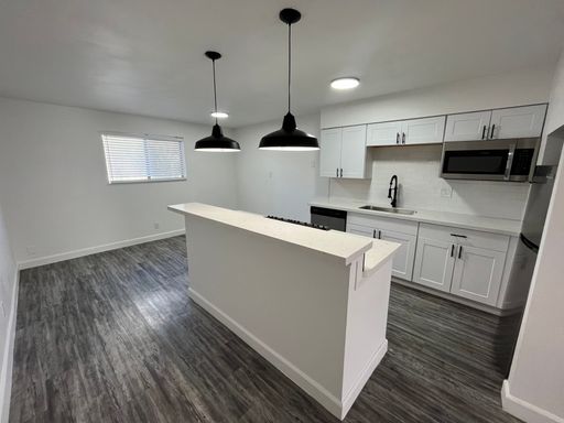 Tempe/ASU- 2 bedroom 2 bath - ALL UTILITIES INCLUDED - First month FREE – photo 1
