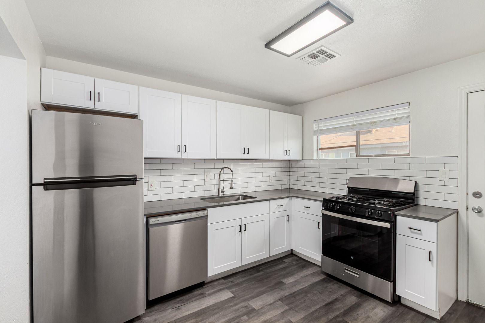 Phoenix Apartment: 2706-5541 N. 27th Dr.