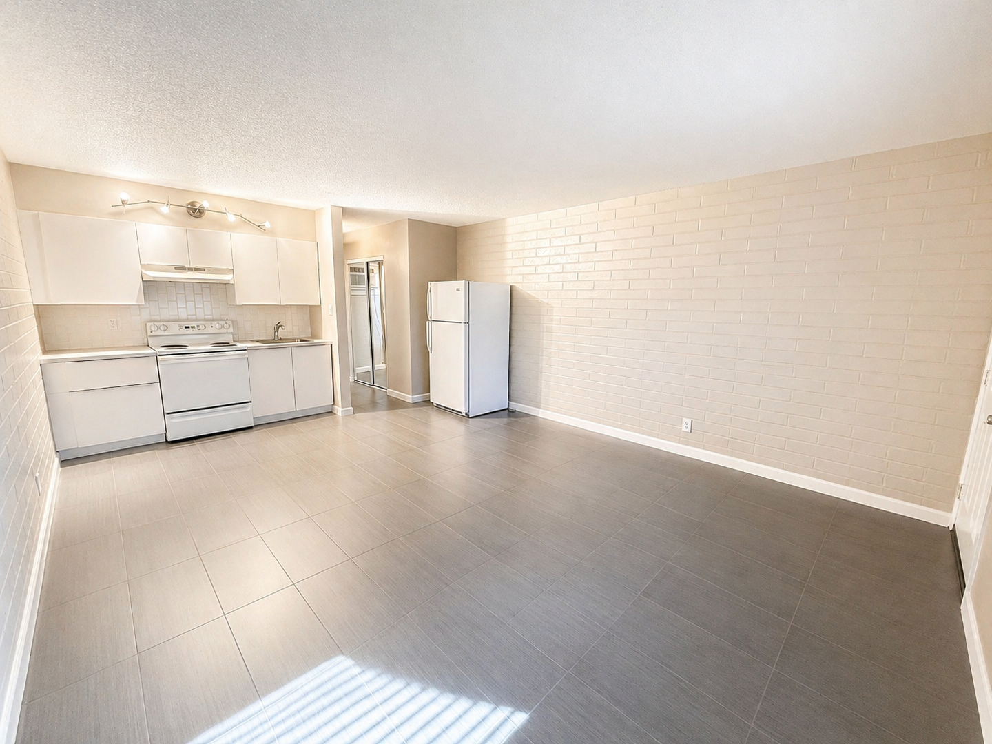 Phoenix Apartment: 608 N. 9th St.