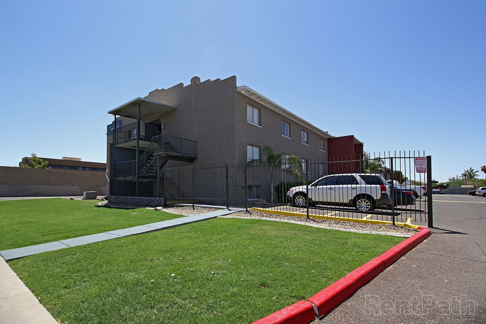 Phoenix Apartment: 2501 W. Ocotillo Rd.