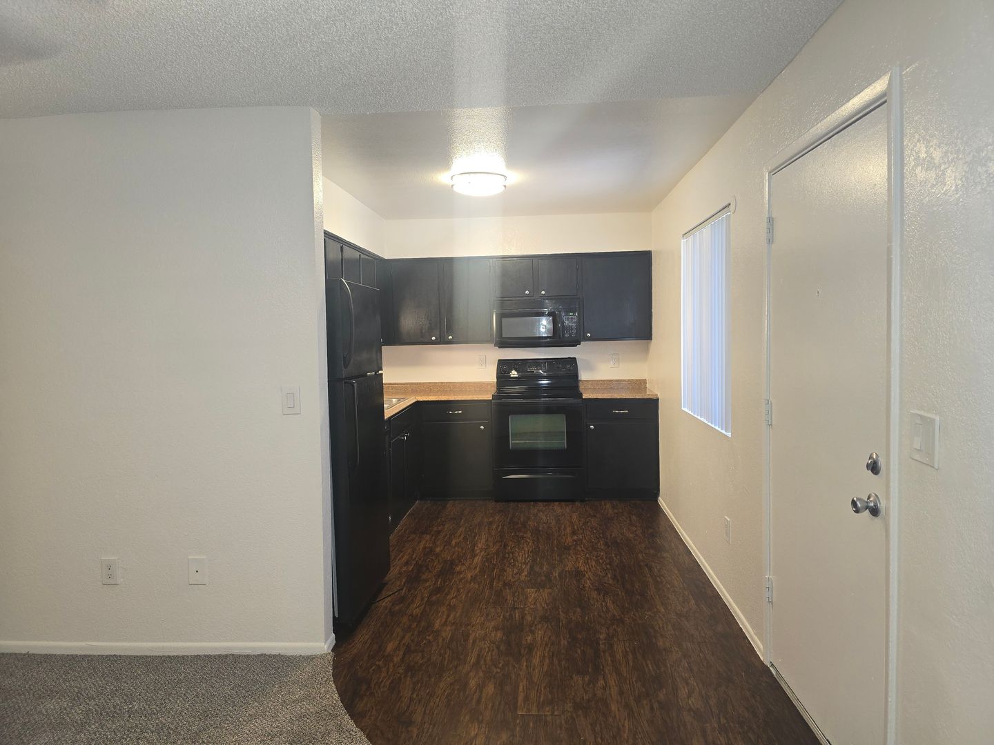 Mesa Apartment: 1107 E. University Dr
