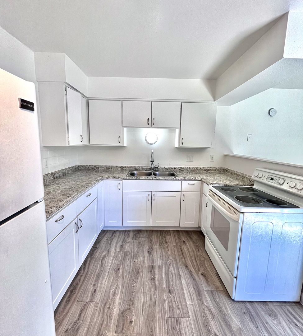 Mesa Apartment: 241 E. 1st Ave