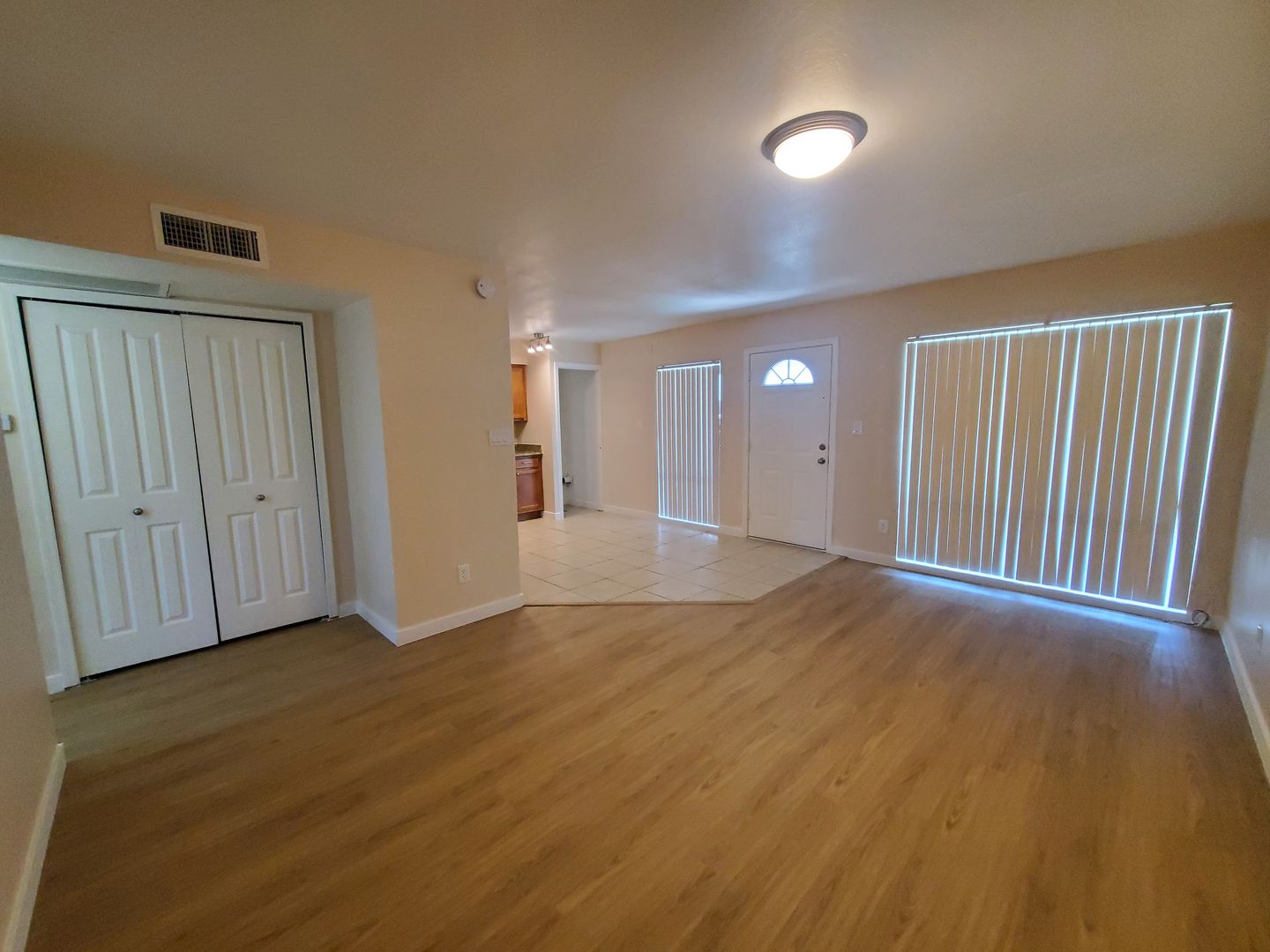 Mesa Apartment: 425 E. Brown Rd.