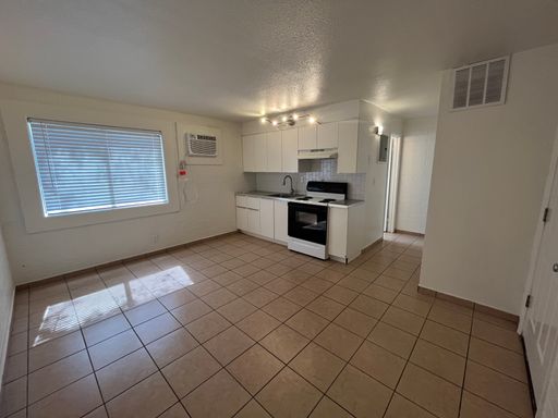 Move in Special - Garfield District Studio - All Utilities Included! – photo 1
