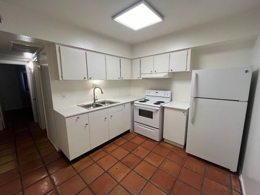 Two Bedroom in West Tempe! First month $99! – photo 1