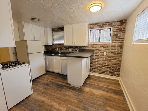$0 FIRST MONTH! Charming 1BR Garfield District Duplex | Near Downtown Phoenix & ASU + Shared Backyard – photo 1