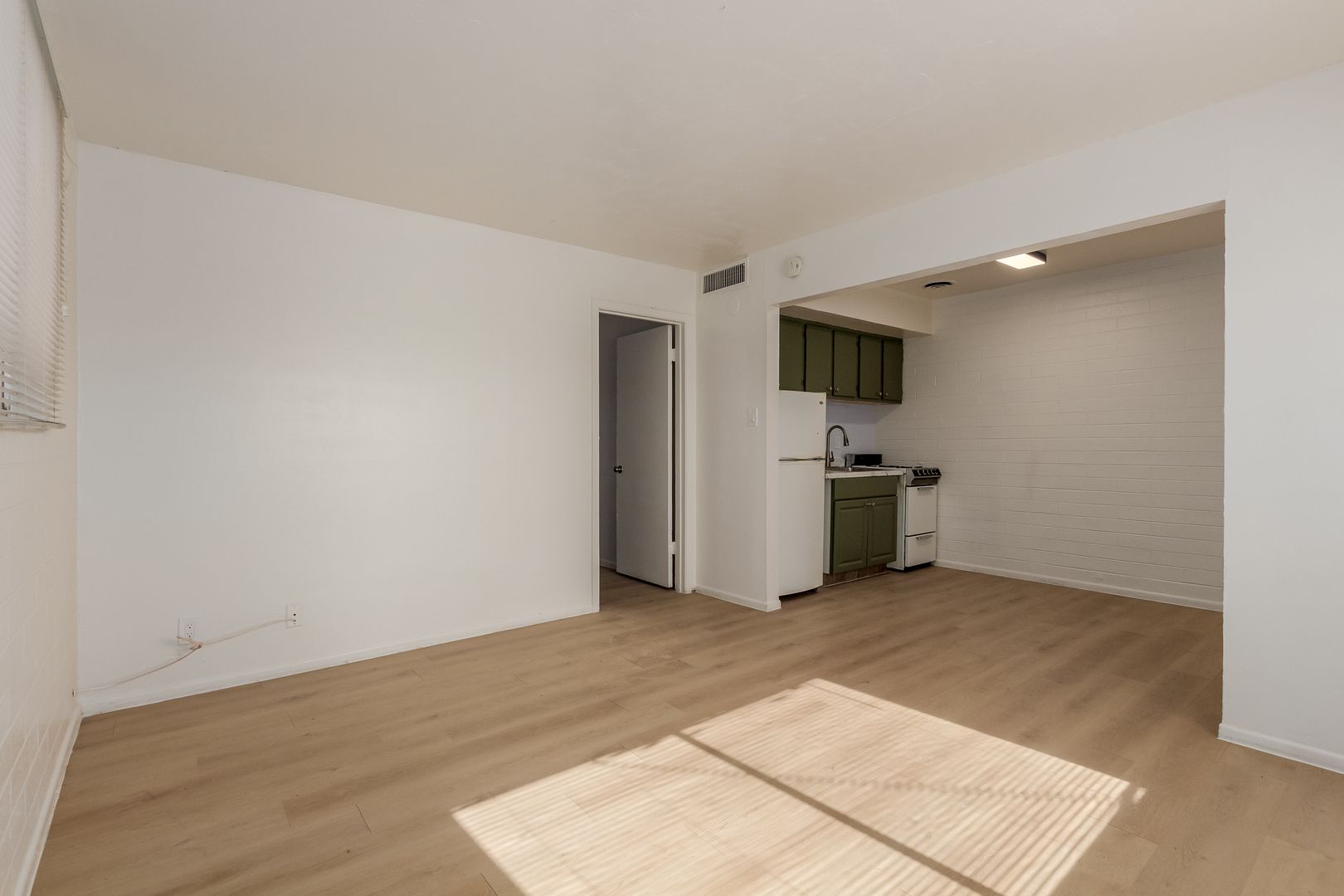 Tempe Apartment: 815, 821, 827 W. 1st St.