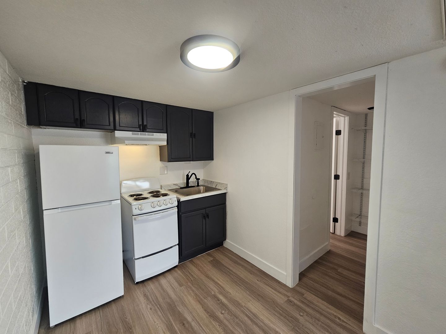 Mesa Apartment: 426 W. 9th St.