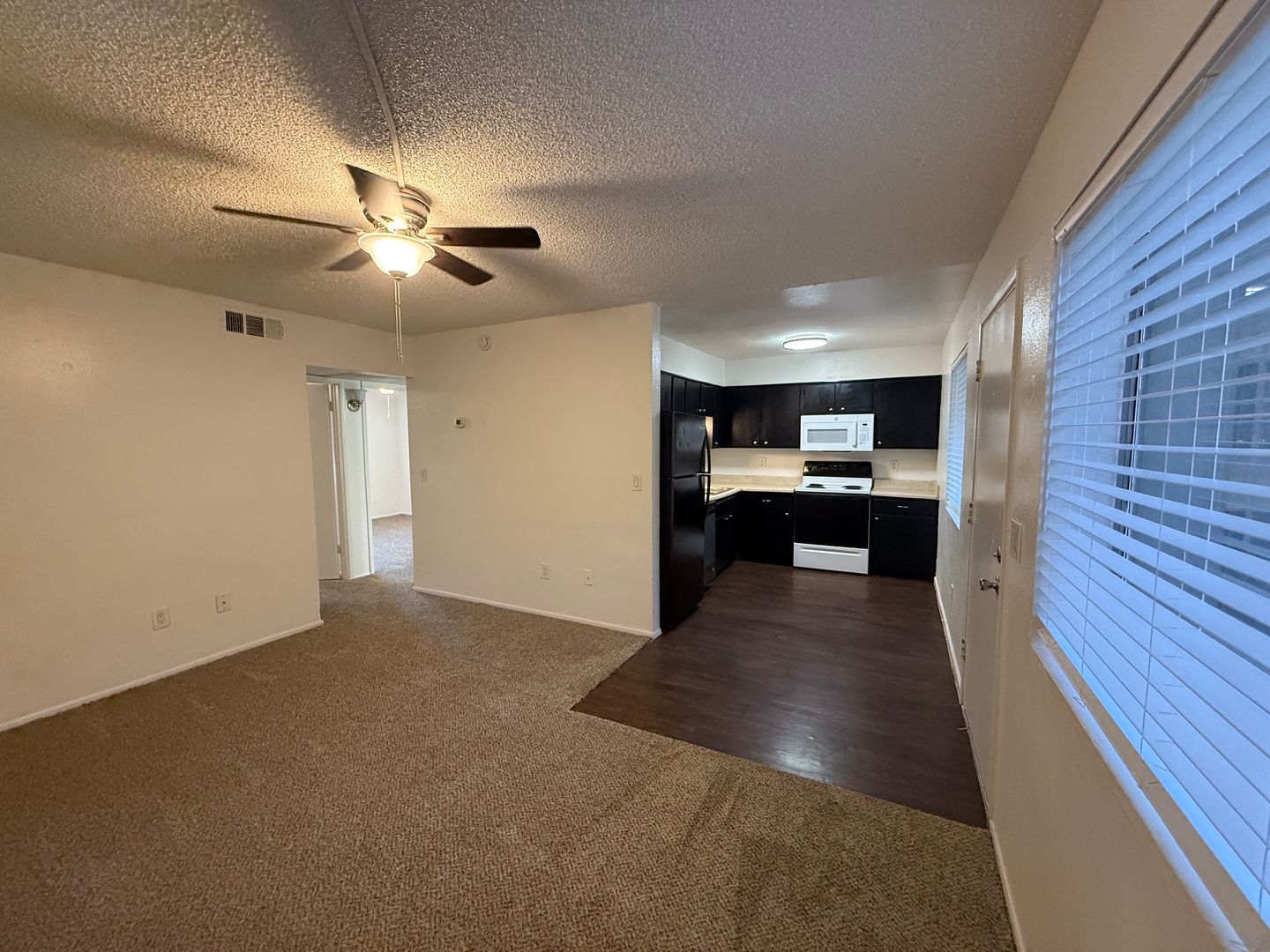 Mesa Apartment: 1107 E. University Dr